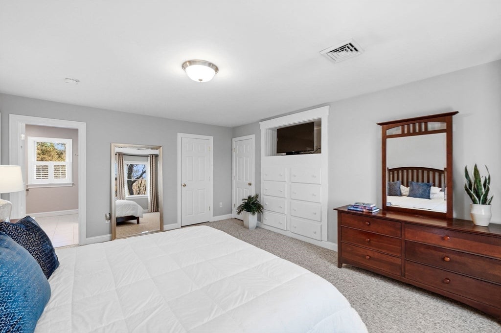 West Newbury, Massachusetts, 01985, United States, 4 Bedrooms Bedrooms, ,4 BathroomsBathrooms,Residential,Active,2044161