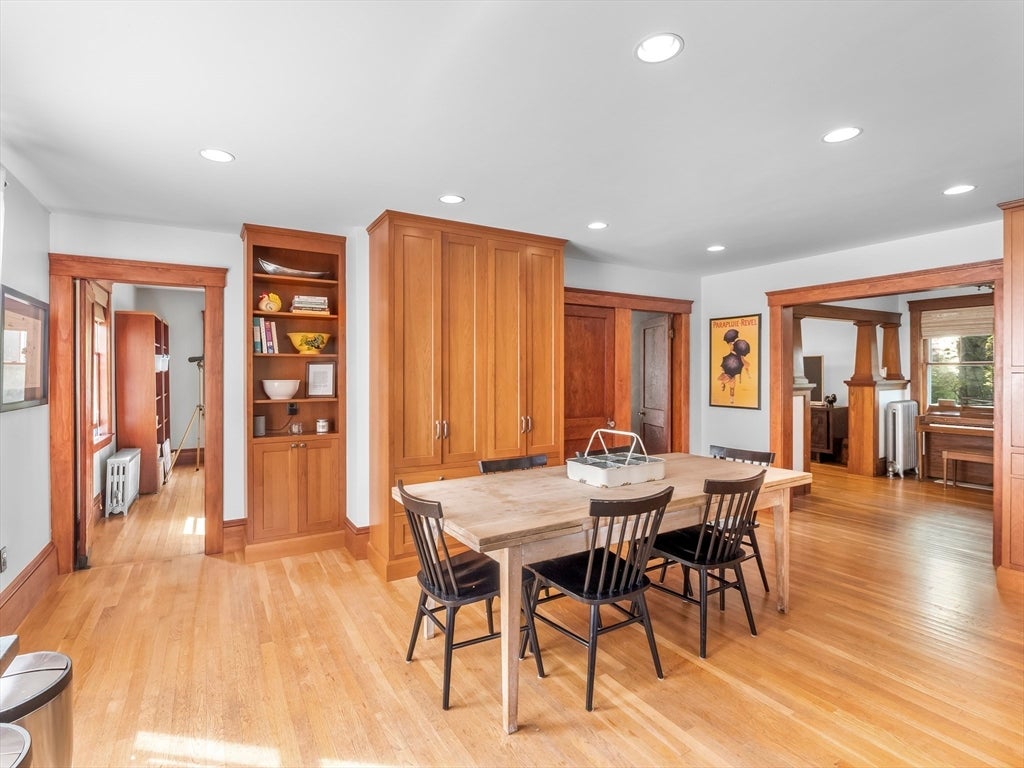 Newburyport, Massachusetts, 01950, United States, 5 Bedrooms Bedrooms, ,2 BathroomsBathrooms,Residential,Active,1986902