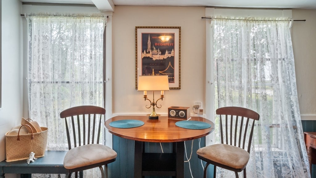 Newbury, Massachusetts, 01951, United States, 5 Bedrooms Bedrooms, ,3 BathroomsBathrooms,Residential,Active,1945051