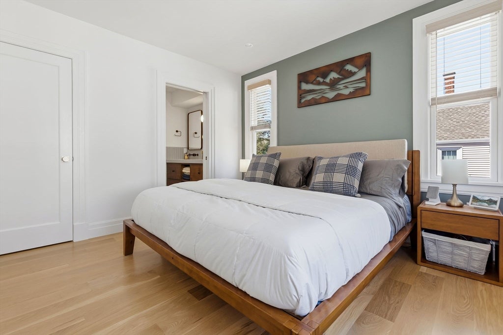 Newburyport, Massachusetts, 01950, United States, 3 Bedrooms Bedrooms, ,3 BathroomsBathrooms,Residential,Active,2045757
