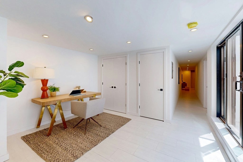 Cambridge, Massachusetts, 02141, United States, 4 Bedrooms Bedrooms, ,5 BathroomsBathrooms,Residential,Active,1945450