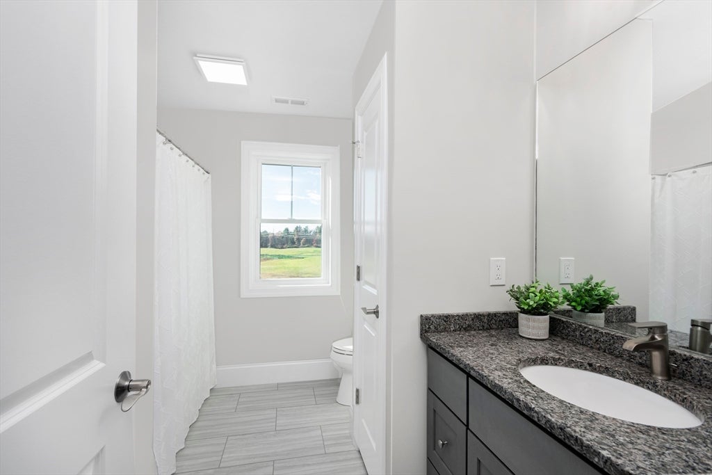 Hudson, New Hampshire, 03051, United States, 5 Bedrooms Bedrooms, ,4 BathroomsBathrooms,Residential,Active,2008017