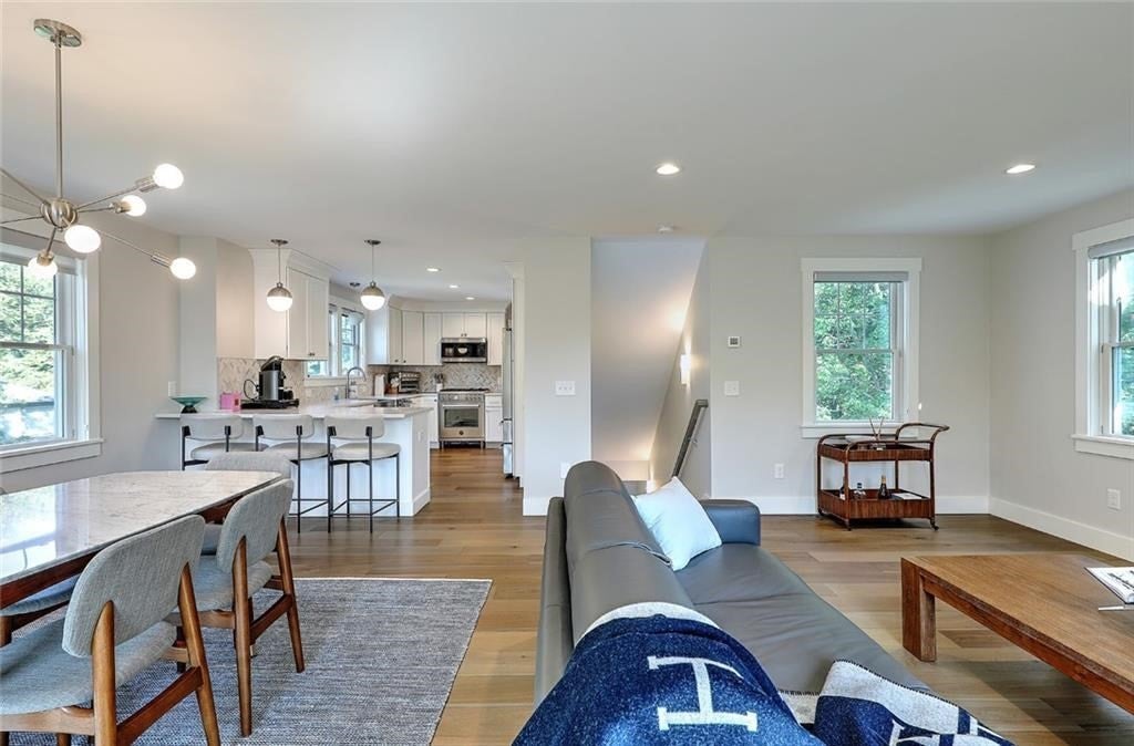 South Kingstown, Rhode Island, 02879, United States, 2 Bedrooms Bedrooms, ,3 BathroomsBathrooms,Residential,Active,2045783