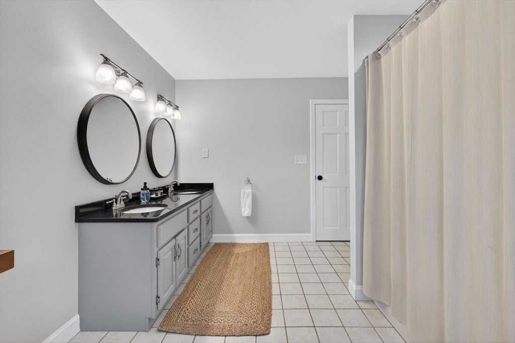 North Andover, Massachusetts, 01845, United States, 4 Bedrooms Bedrooms, ,3 BathroomsBathrooms,Residential,Active,2045698