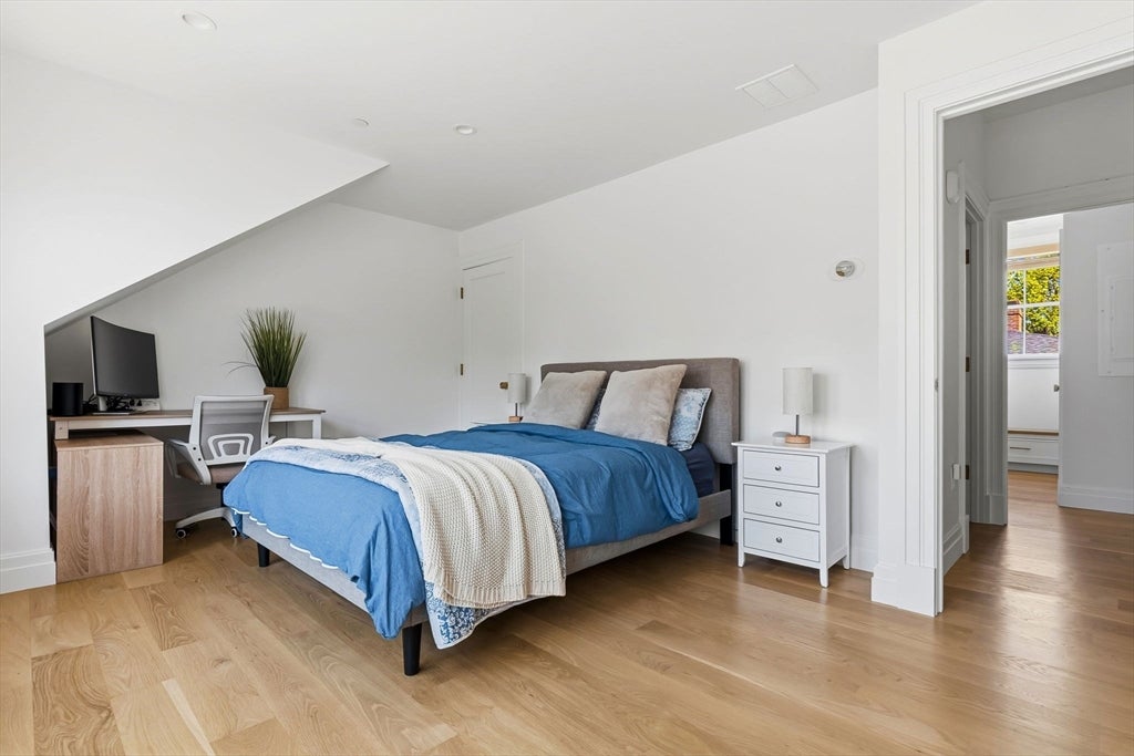 Newburyport, Massachusetts, 01950, United States, 3 Bedrooms Bedrooms, ,3 BathroomsBathrooms,Residential,Active,2045757