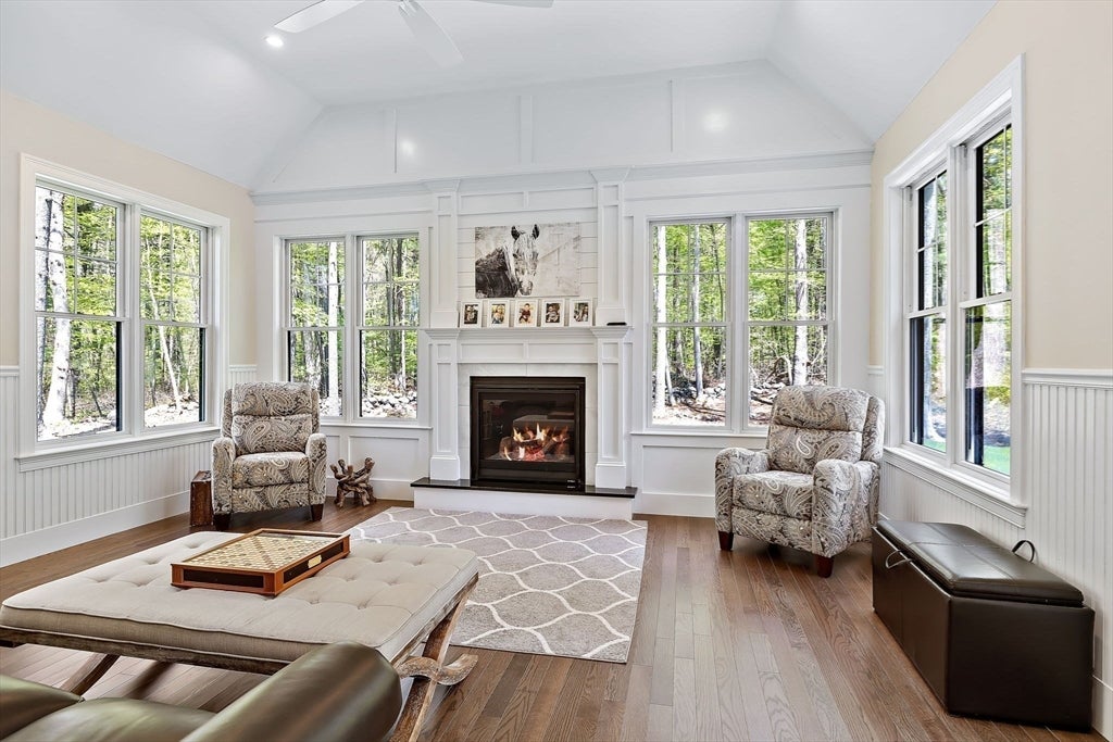 Easton, Massachusetts, 02356, United States, 5 Bedrooms Bedrooms, ,6 BathroomsBathrooms,Residential,Active,1968388