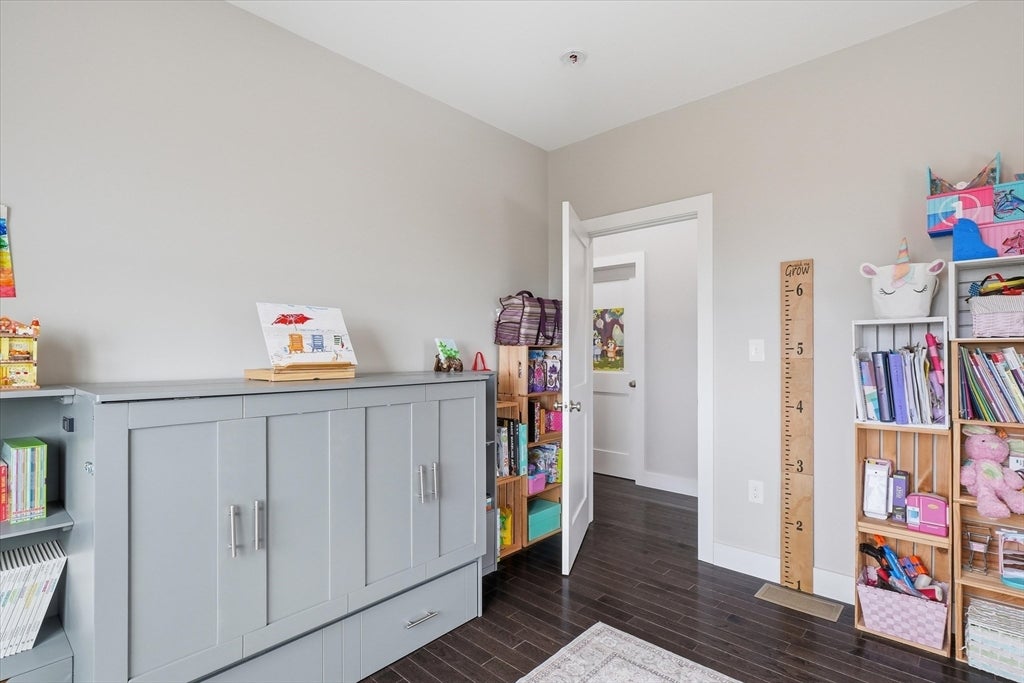 Lynn, Massachusetts, 01904, United States, 5 Bedrooms Bedrooms, ,3 BathroomsBathrooms,Residential,Active,2043805