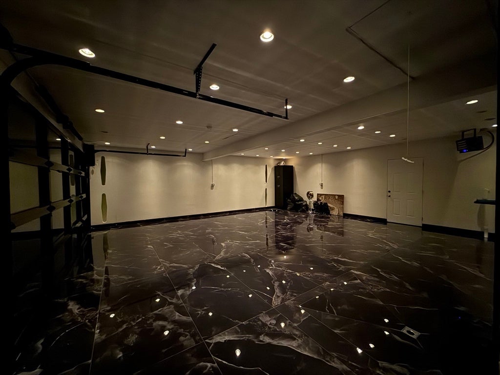 Easton, Massachusetts, 02375, United States, 4 Bedrooms Bedrooms, ,5 BathroomsBathrooms,Residential,Active,1973645