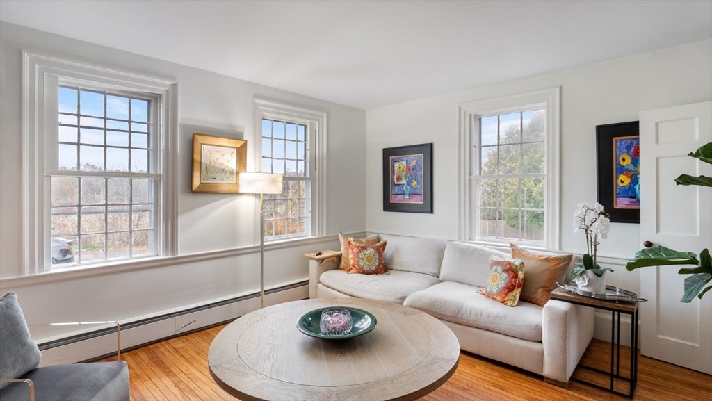 Newbury, Massachusetts, 01951, United States, 5 Bedrooms Bedrooms, ,5 BathroomsBathrooms,Residential,Active,2045691