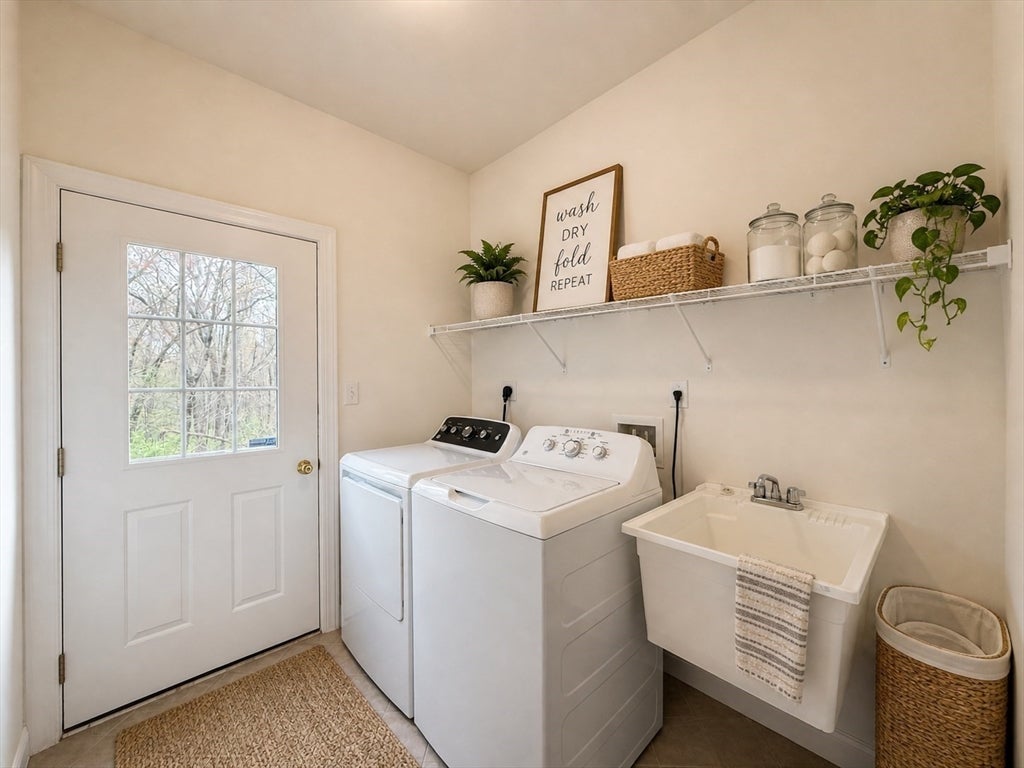 Bellingham, Massachusetts, 02019, United States, 4 Bedrooms Bedrooms, ,4 BathroomsBathrooms,Residential,Active,2045545