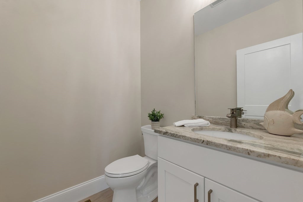 Amherst, New Hampshire, 03031, United States, 6 Bedrooms Bedrooms, ,5 BathroomsBathrooms,Residential,Active,2045750