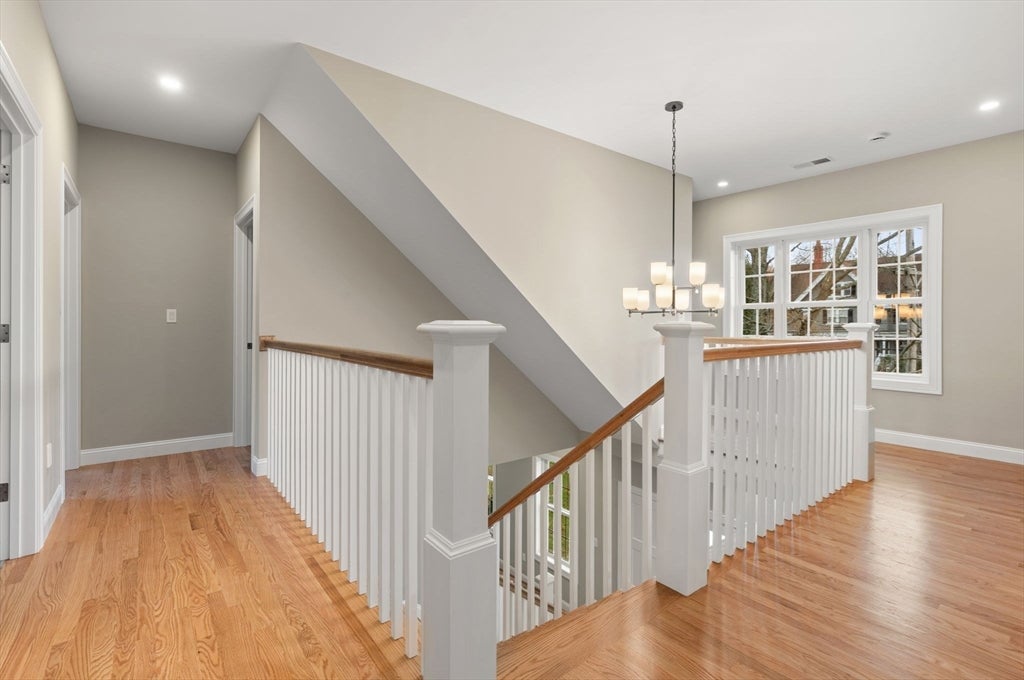 Andover, Massachusetts, 01810, United States, 4 Bedrooms Bedrooms, ,3 BathroomsBathrooms,Residential,Active,1990653