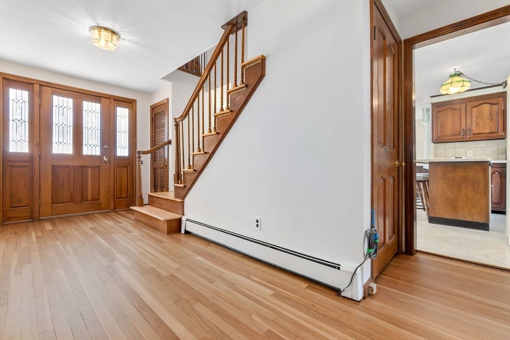 Gloucester, Massachusetts, 01930, United States, 3 Bedrooms Bedrooms, ,3 BathroomsBathrooms,Residential,Active,1849486