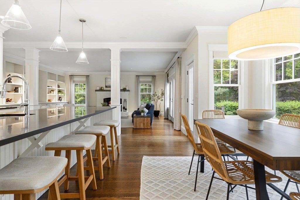 Concord, Massachusetts, 01742, United States, 6 Bedrooms Bedrooms, ,7 BathroomsBathrooms,Residential,Active,2044996