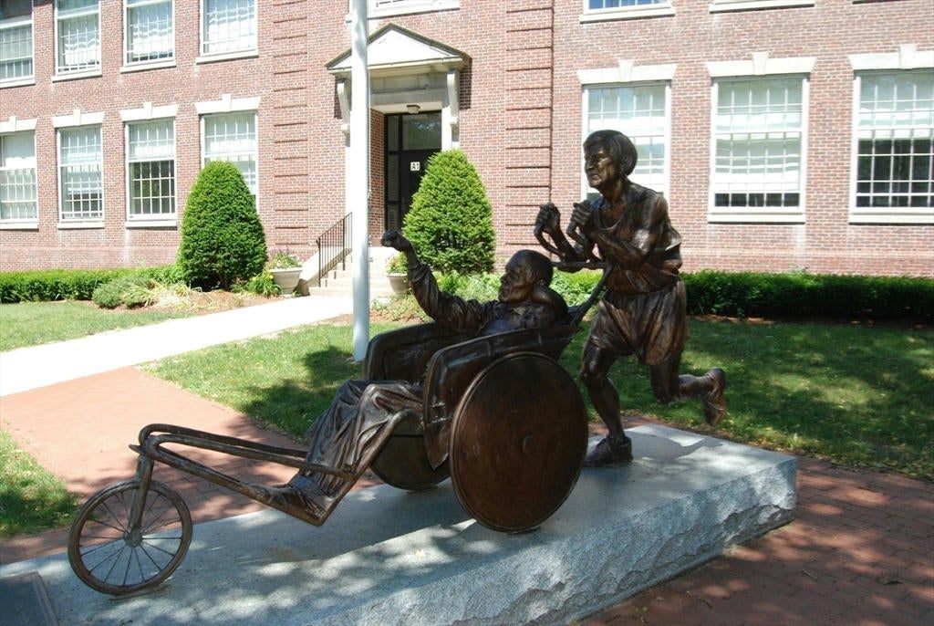 Hopkinton, Massachusetts, 01748, United States, 4 Bedrooms Bedrooms, ,3 BathroomsBathrooms,Residential,Active,1703494