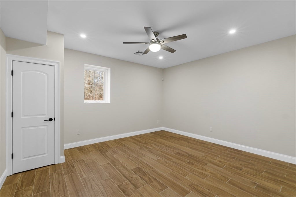 Dartmouth, Massachusetts, 02748, United States, 5 Bedrooms Bedrooms, ,4 BathroomsBathrooms,Residential,Active,1997881