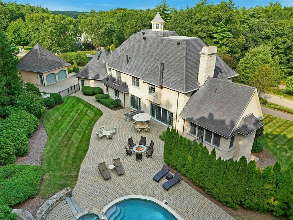 Hopkinton, Massachusetts, 01748, United States, 5 Bedrooms Bedrooms, ,8 BathroomsBathrooms,Residential,Active,1953005