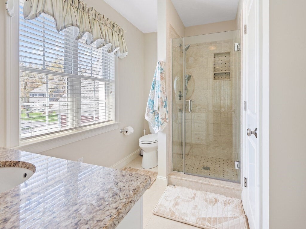 Shrewsbury, Massachusetts, 01545, United States, 5 Bedrooms Bedrooms, ,5 BathroomsBathrooms,Residential,Active,1995271