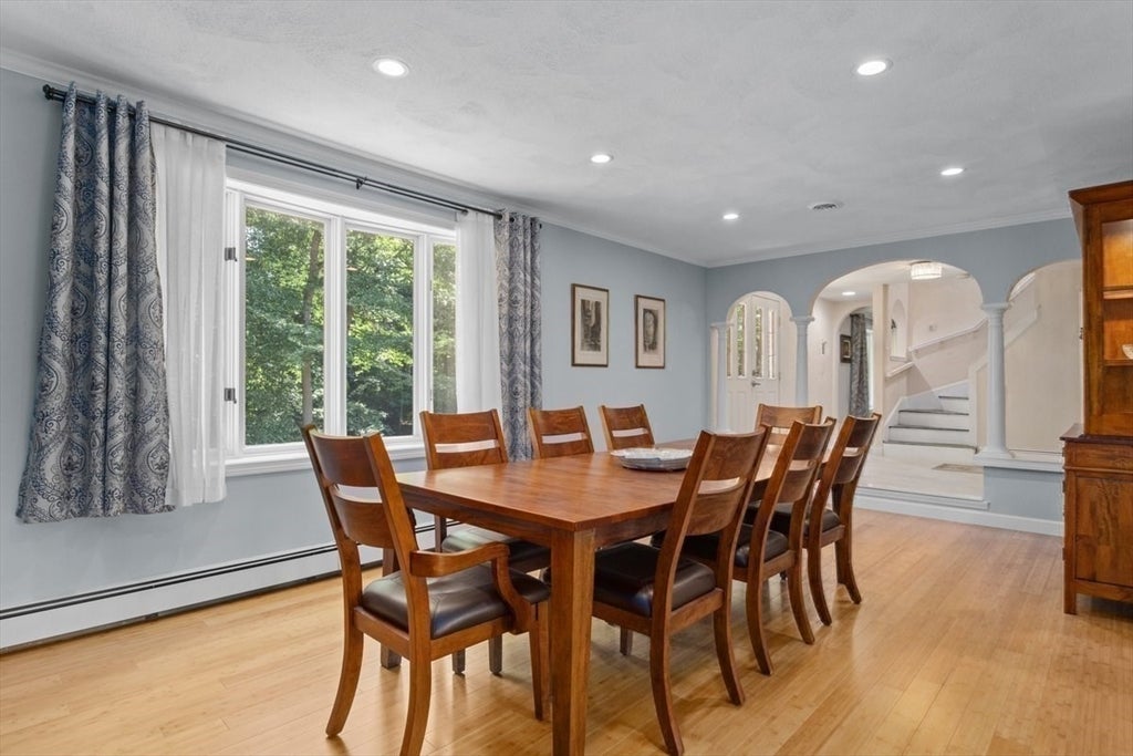 Foxboro, Massachusetts, 02035, United States, 5 Bedrooms Bedrooms, ,4 BathroomsBathrooms,Residential,Active,1904724