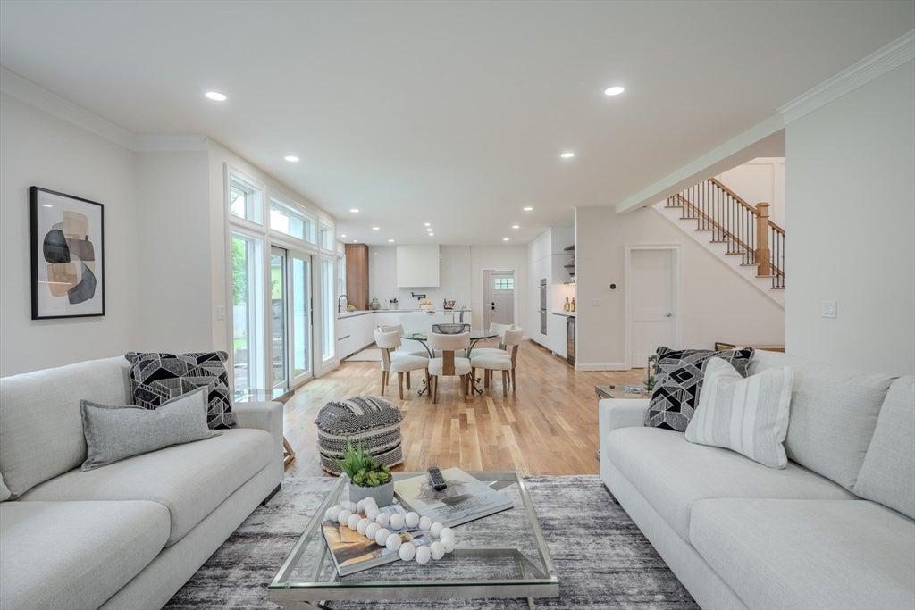 Newton, Massachusetts, 02466, United States, 5 Bedrooms Bedrooms, ,5 BathroomsBathrooms,Residential,Active,1884884