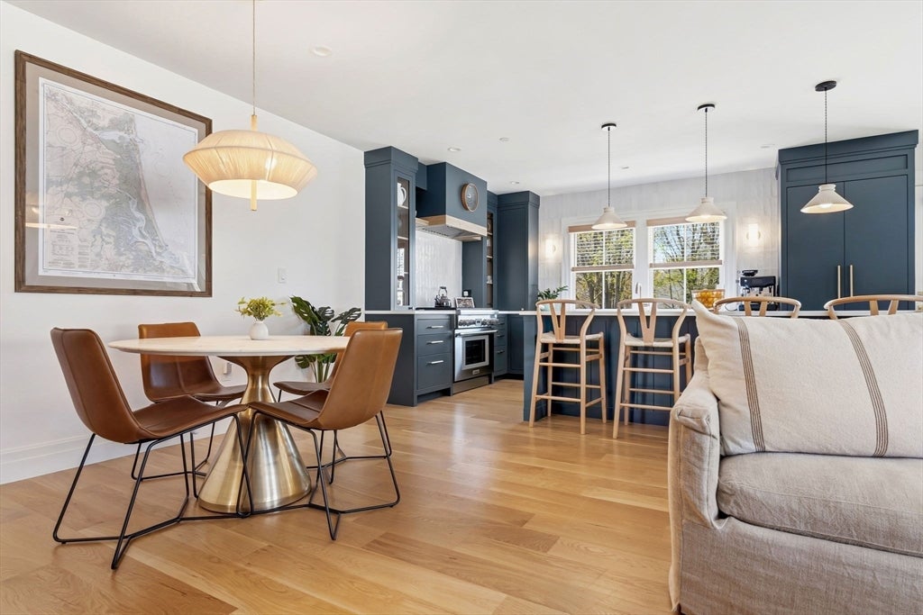 Newburyport, Massachusetts, 01950, United States, 3 Bedrooms Bedrooms, ,3 BathroomsBathrooms,Residential,Active,2045757