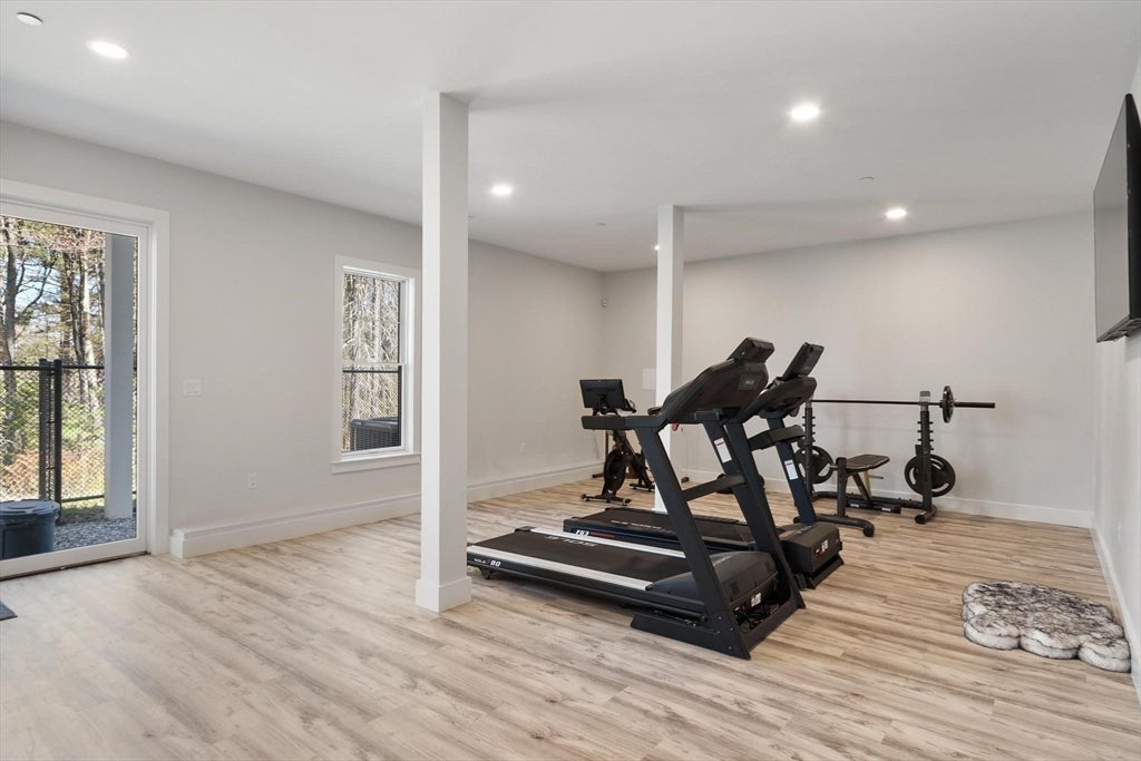 Hopkinton, Massachusetts, 01748, United States, 4 Bedrooms Bedrooms, ,6 BathroomsBathrooms,Residential,Active,2044538
