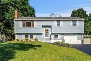 8 BEDARD AVE, DERRY, NH 03038 - Image 1