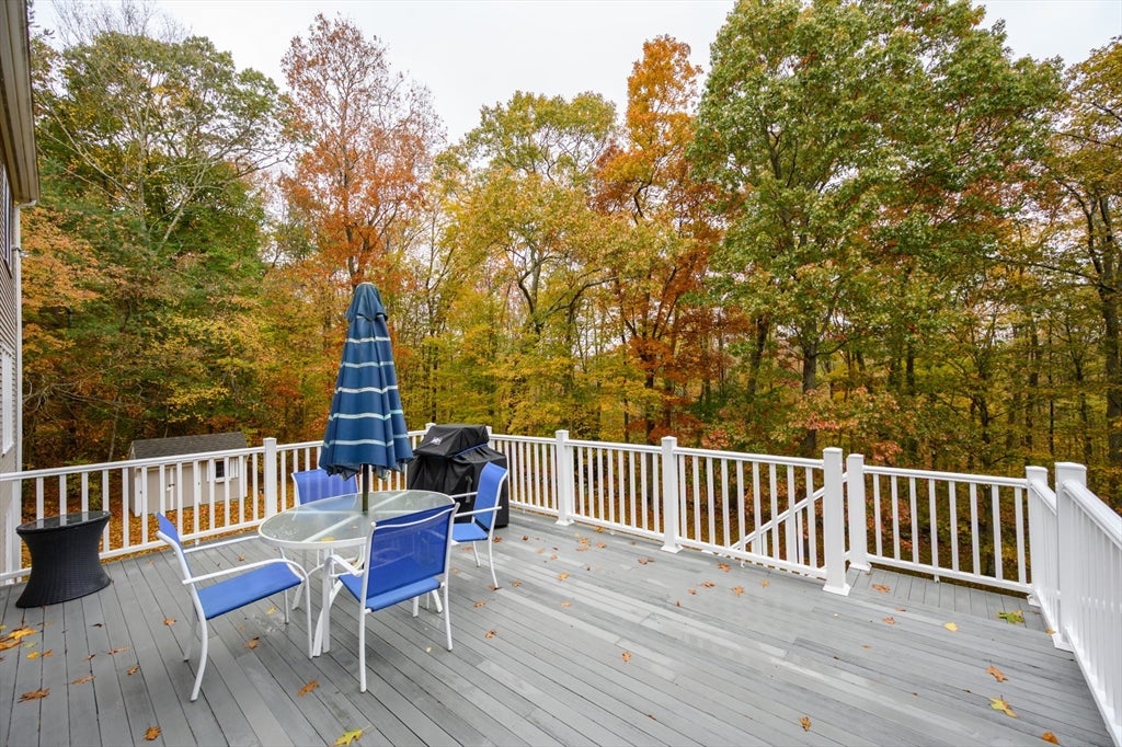 Norwell, Massachusetts, 02061, United States, 4 Bedrooms Bedrooms, ,4 BathroomsBathrooms,Residential,Active,1986892