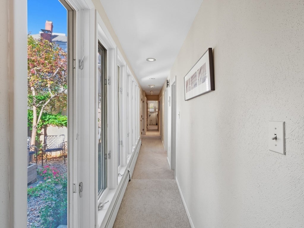 Newburyport, Massachusetts, 01950, United States, 3 Bedrooms Bedrooms, ,3 BathroomsBathrooms,Residential,Active,2045626