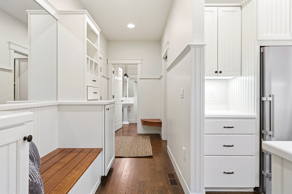 Concord, Massachusetts, 01742, United States, 6 Bedrooms Bedrooms, ,7 BathroomsBathrooms,Residential,Active,2044996