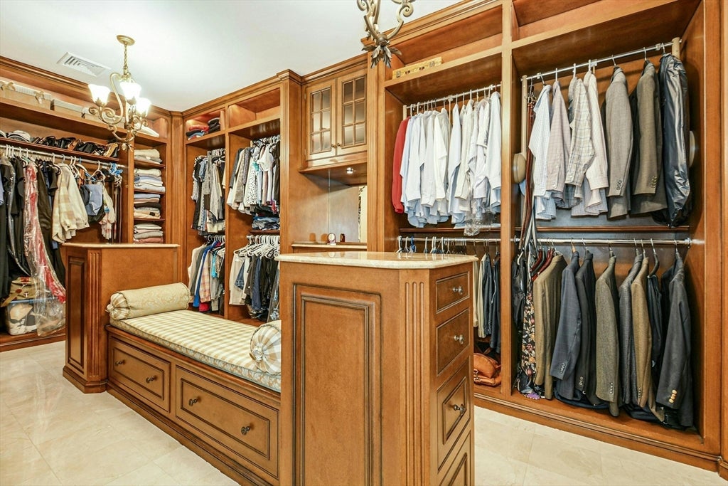 Hopkinton, Massachusetts, 01748, United States, 5 Bedrooms Bedrooms, ,8 BathroomsBathrooms,Residential,Active,1953005