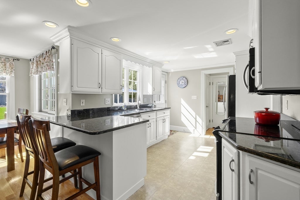 Winchester, Massachusetts, 01890, United States, 4 Bedrooms Bedrooms, ,3 BathroomsBathrooms,Residential,Active,2043140
