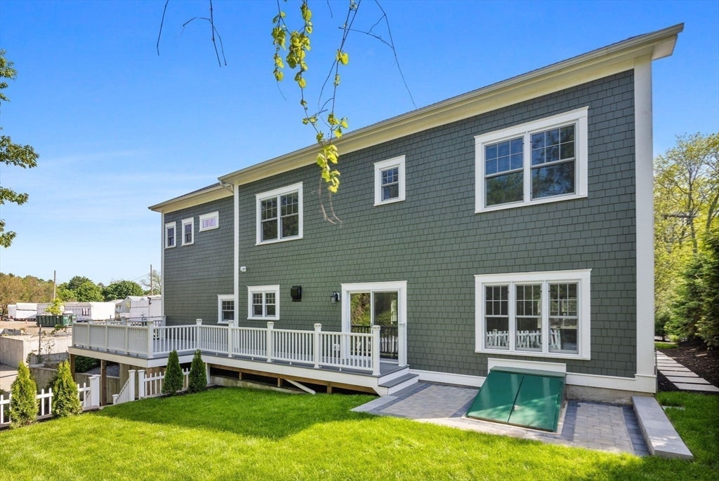 Newton, Massachusetts, 02460, United States, 5 Bedrooms Bedrooms, ,4 BathroomsBathrooms,Residential,Active,1934756