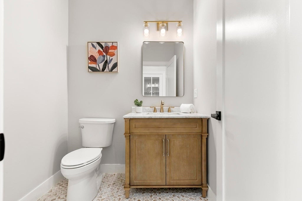 Burlington, Massachusetts, 01803, United States, 5 Bedrooms Bedrooms, ,5 BathroomsBathrooms,Residential,Active,1909077