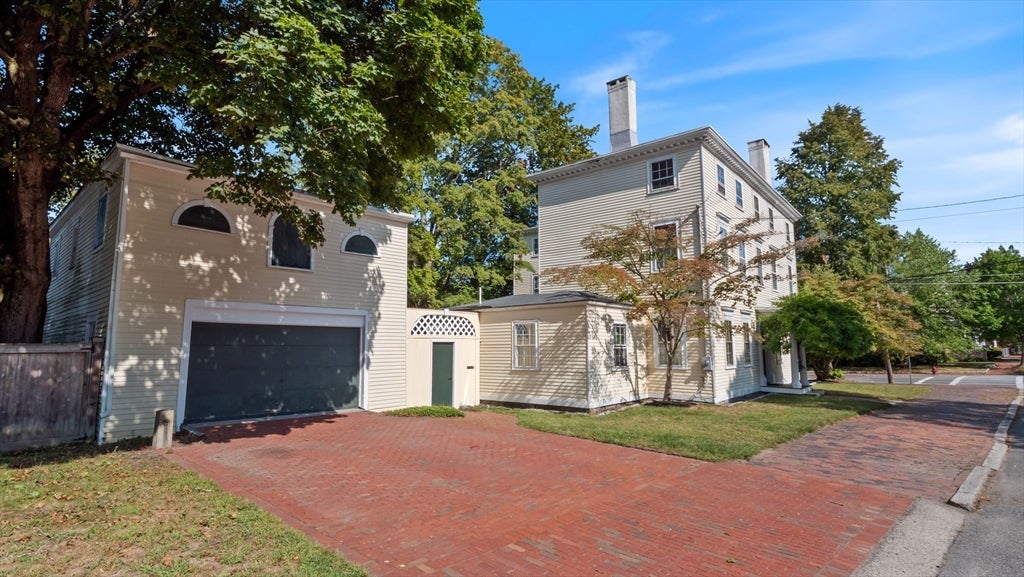 Newburyport, Massachusetts, 01950, United States, 3 Bedrooms Bedrooms, ,2 BathroomsBathrooms,Residential,Active,1944278