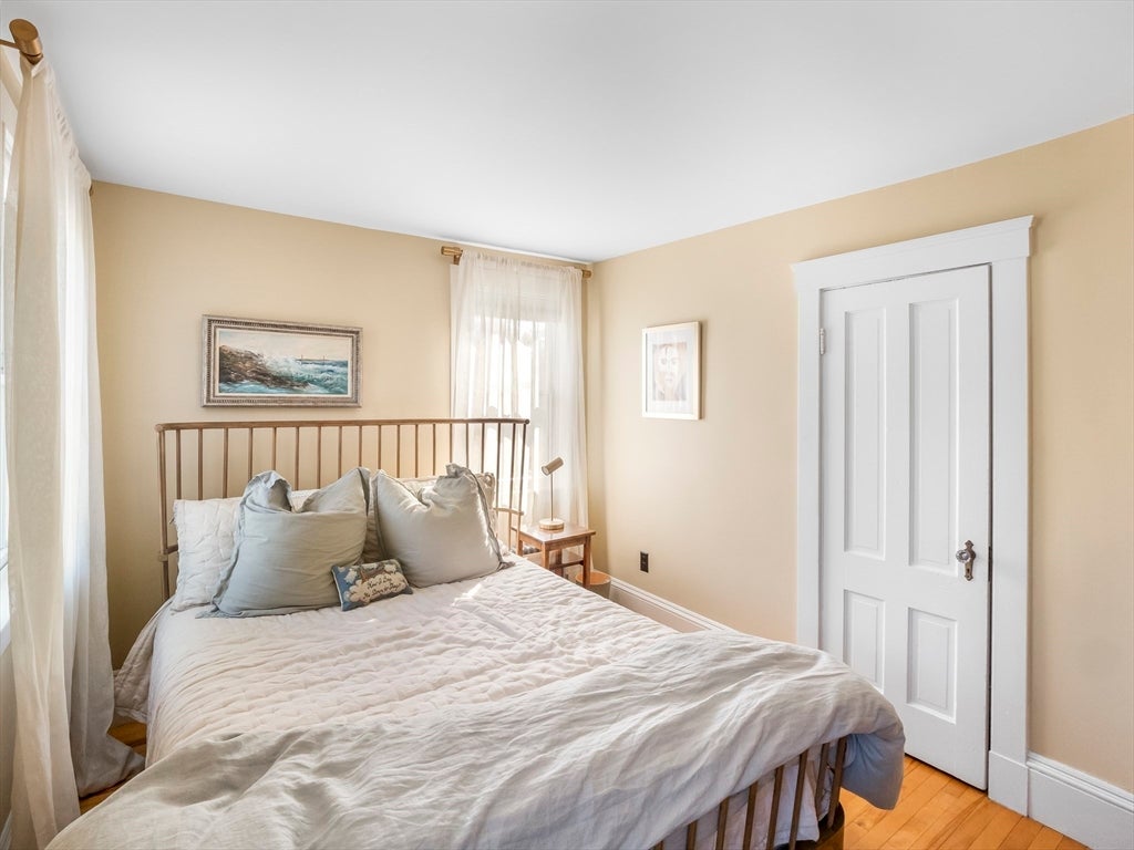 Newburyport, Massachusetts, 01950, United States, 5 Bedrooms Bedrooms, ,2 BathroomsBathrooms,Residential,Active,1986902