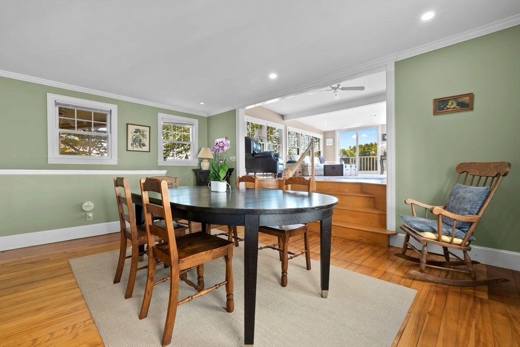 Amesbury, Massachusetts, 01913, United States, 3 Bedrooms Bedrooms, ,3 BathroomsBathrooms,Residential,Active,1929678