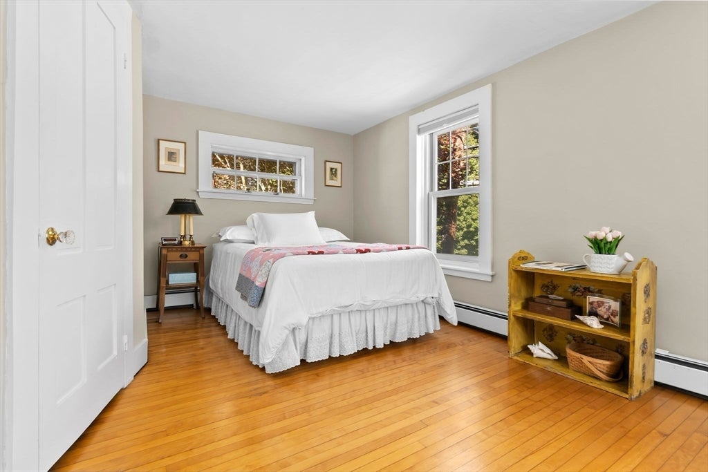 Amesbury, Massachusetts, 01913, United States, 3 Bedrooms Bedrooms, ,3 BathroomsBathrooms,Residential,Active,1929678