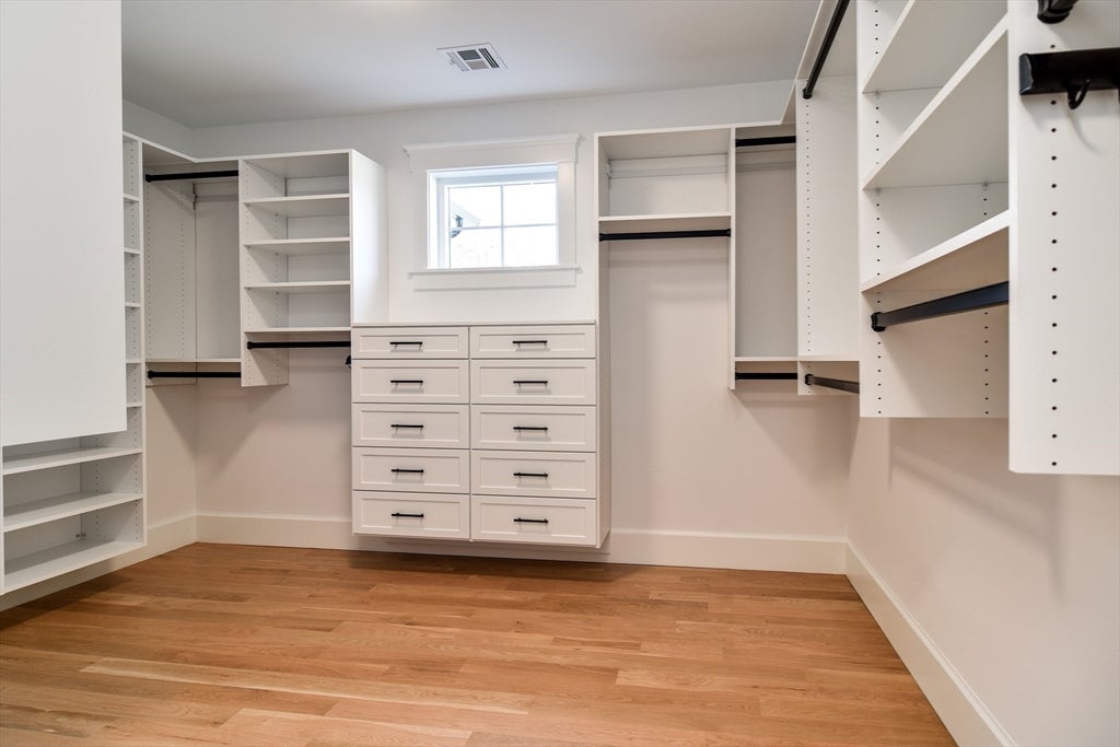 Hopkinton, Massachusetts, 01748, United States, 5 Bedrooms Bedrooms, ,6 BathroomsBathrooms,Residential,Active,1781577