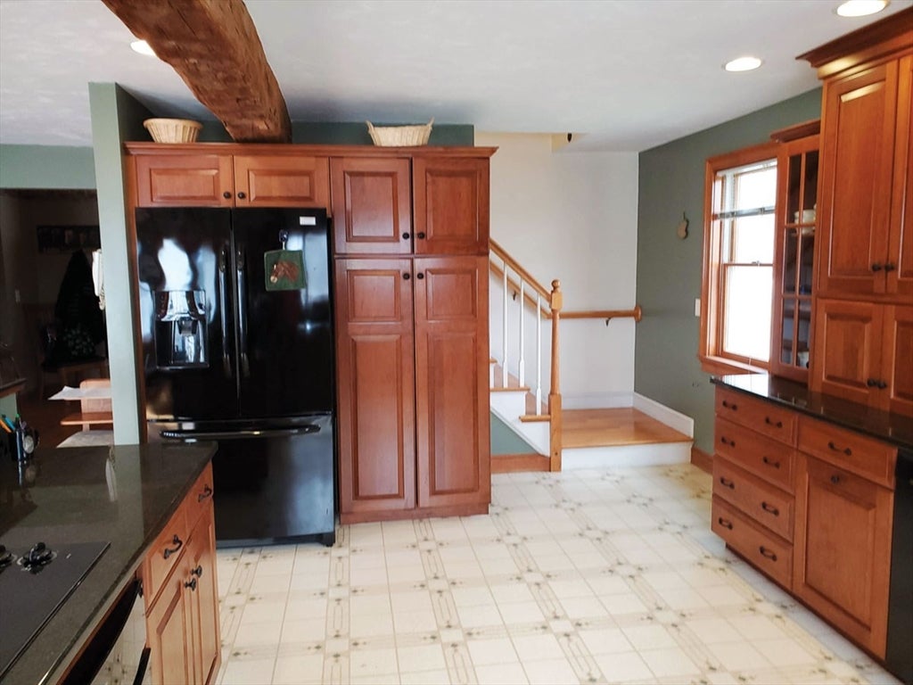 Westborough, Massachusetts, 01581, United States, 6 Bedrooms Bedrooms, ,3 BathroomsBathrooms,Residential,Active,1992250