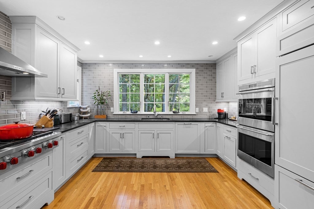 Norwell, Massachusetts, 02061, United States, 4 Bedrooms Bedrooms, ,4 BathroomsBathrooms,Residential,Active,1952760