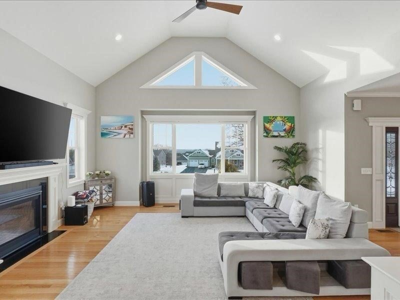 Pelham, New Hampshire, 03076, United States, 3 Bedrooms Bedrooms, ,3 BathroomsBathrooms,Residential,Active,2007919