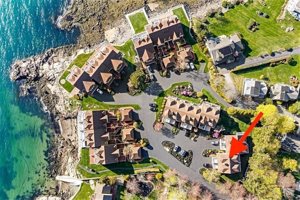 Gloucester, Massachusetts, 01930, United States, 2 Bedrooms Bedrooms, ,3 BathroomsBathrooms,Residential,Active,2043789
