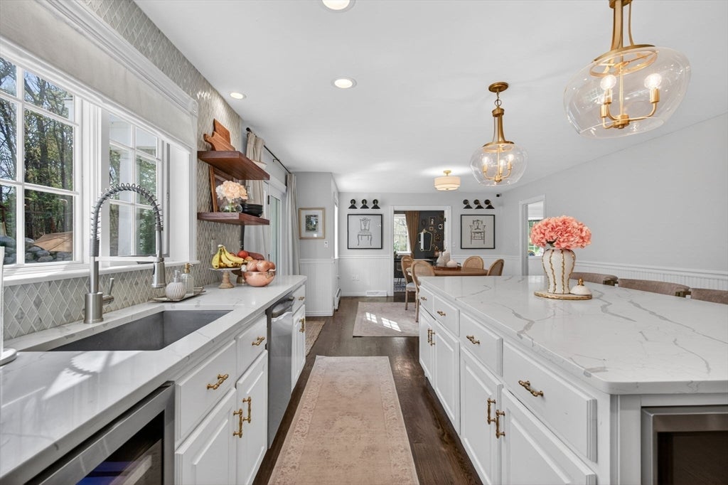 North Andover, Massachusetts, 01845, United States, 4 Bedrooms Bedrooms, ,3 BathroomsBathrooms,Residential,Active,2045698