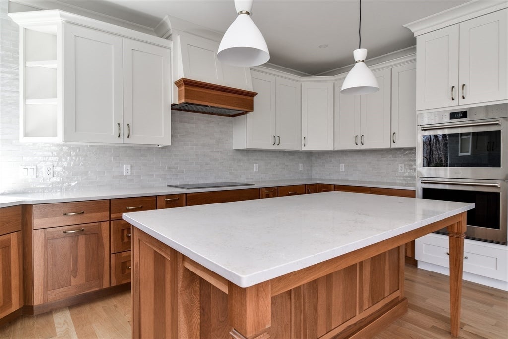 Hopkinton, Massachusetts, 01748, United States, 5 Bedrooms Bedrooms, ,6 BathroomsBathrooms,Residential,Active,1781577