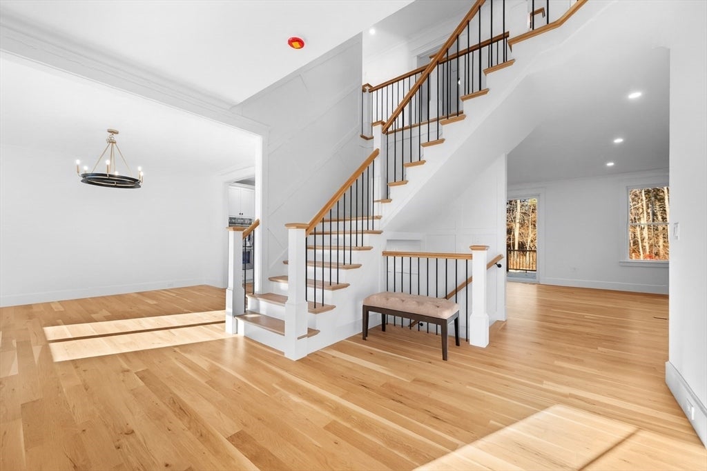 Hopkinton, Massachusetts, 01748, United States, 5 Bedrooms Bedrooms, ,6 BathroomsBathrooms,Residential,Active,1990661