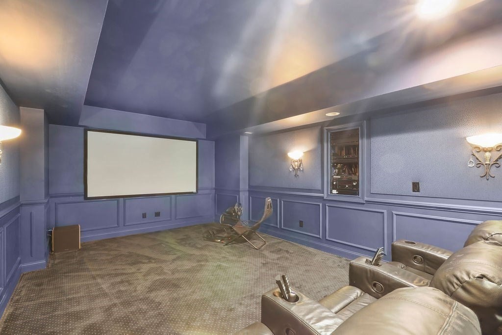 North Attleboro, Massachusetts, 02760, United States, 5 Bedrooms Bedrooms, ,6 BathroomsBathrooms,Residential,Active,1934825