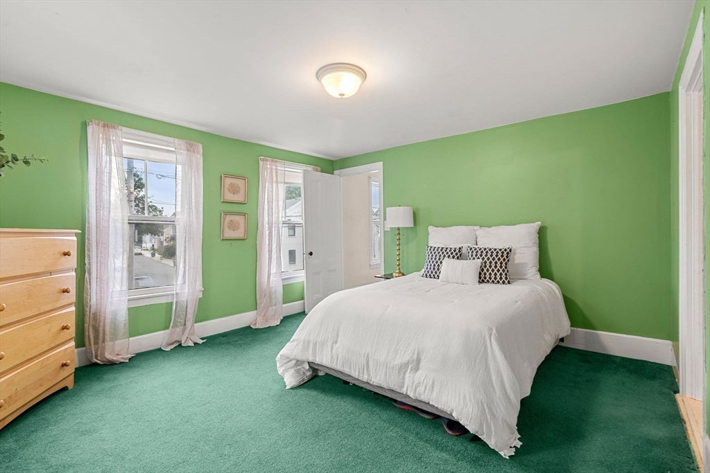 Newburyport, Massachusetts, 01950, United States, 3 Bedrooms Bedrooms, ,2 BathroomsBathrooms,Residential,Active,1922344