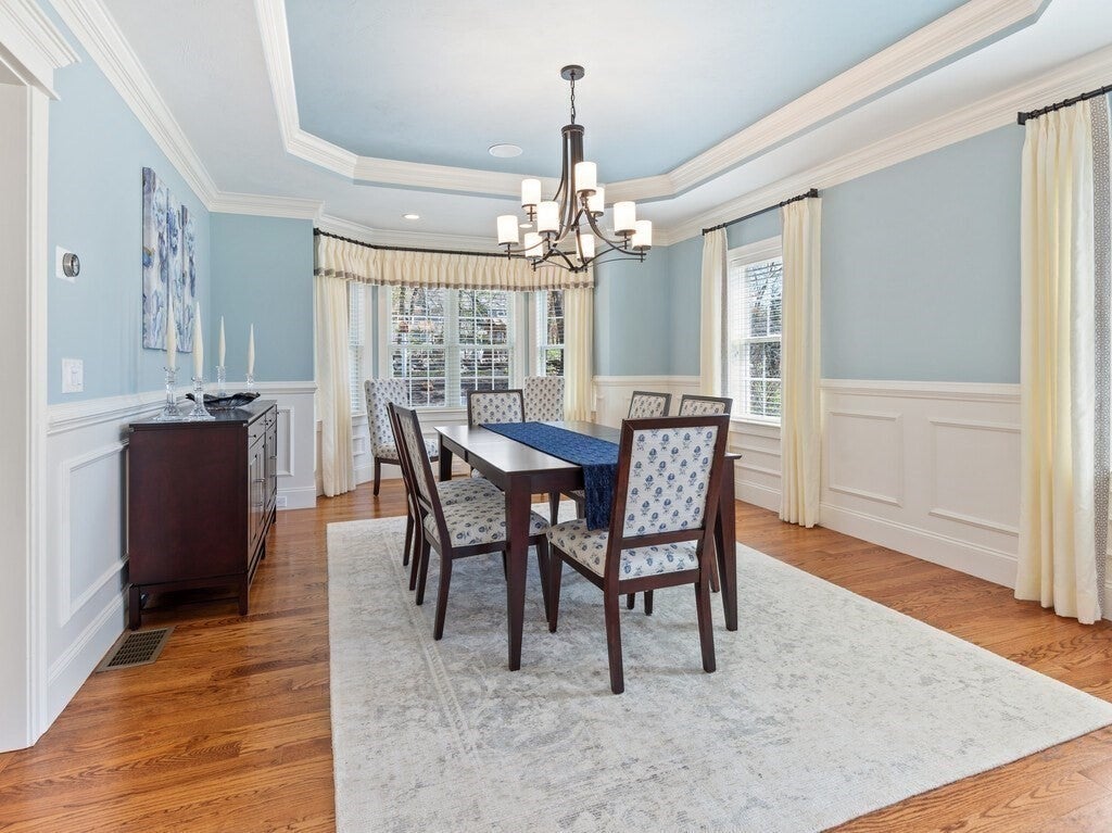 Shrewsbury, Massachusetts, 01545, United States, 4 Bedrooms Bedrooms, ,5 BathroomsBathrooms,Residential,Active,1810422