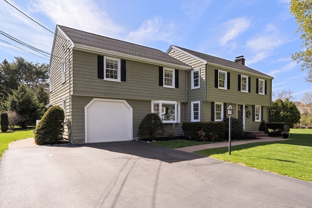 Winchester, Massachusetts, 01890, United States, 4 Bedrooms Bedrooms, ,3 BathroomsBathrooms,Residential,Active,2043140